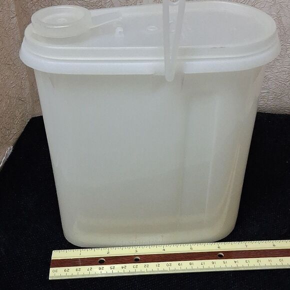 2 Pc Tupperware # 459-4 Cereal Keeper, And #5871-1 Qt. Pitcher - Picture 8 of 13